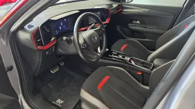 Opel Mokka-e 2023 — foto 6 de 49