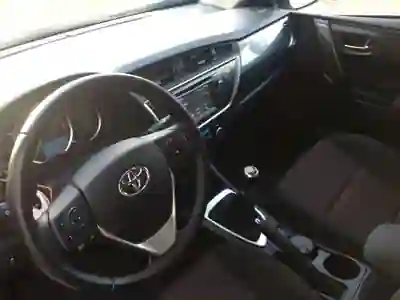 Toyota Auris 2014 - 9990 EUR, 175500 km - foto 6 de 10