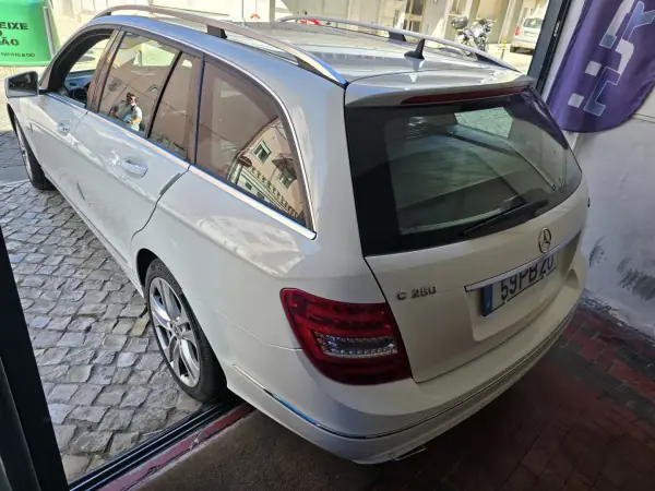 Mercedes-Benz C 250 2011 - 9999 EUR, 353413 km - AUTO.MOTO.pt - 353413km - foto 6 de 24