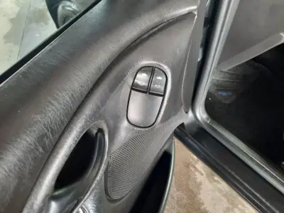 Ford Focus 2002 - 2950 EUR, 222606 km - AUTO.MOTO.pt - 222606km - foto 6 de 10