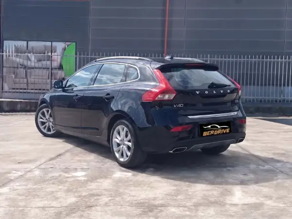 Volvo V40 Cross Country 2016 — foto 3 de 11