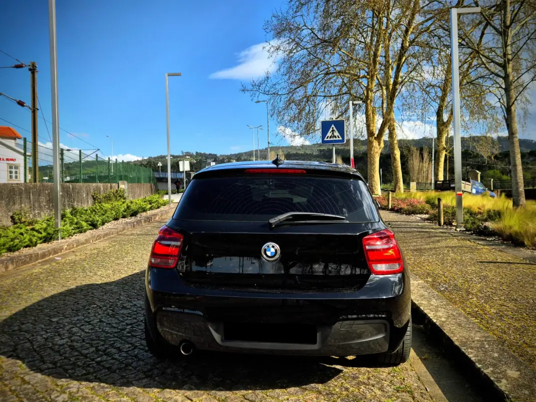 BMW 116 2013 - 11000 EUR, 260000 km - AUTO.MOTO.pt - 260000km - foto 19 de 25