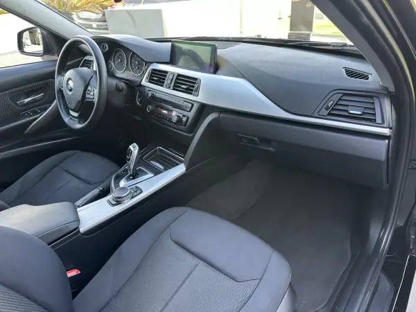 BMW 320 2013 - 12900 EUR, 228000 km - AUTO.MOTO.pt - 228000km - foto 36 de 57