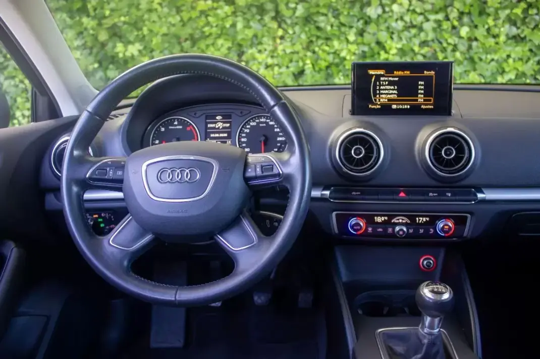 Audi A3 Sportback 2015 - 15900 EUR, 100000 km - AUTO.MOTO.pt - 100000km - foto 14 de 16