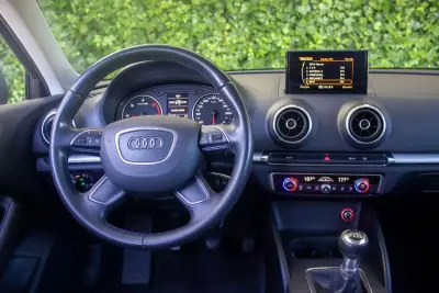 Audi A3 Sportback 2015 - 15900 EUR, 100000 km - AUTO.MOTO.pt - 100000km - foto 14 de 16