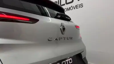 Renault Captur 2022 - 16490 EUR, 100230 km - AUTO.MOTO.pt - 100230km - foto 12 de 38