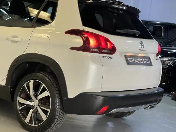 Peugeot 2008 2016 - 9990 EUR, 90000 km - AUTO.MOTO.pt - 90000km - foto 33 de 49