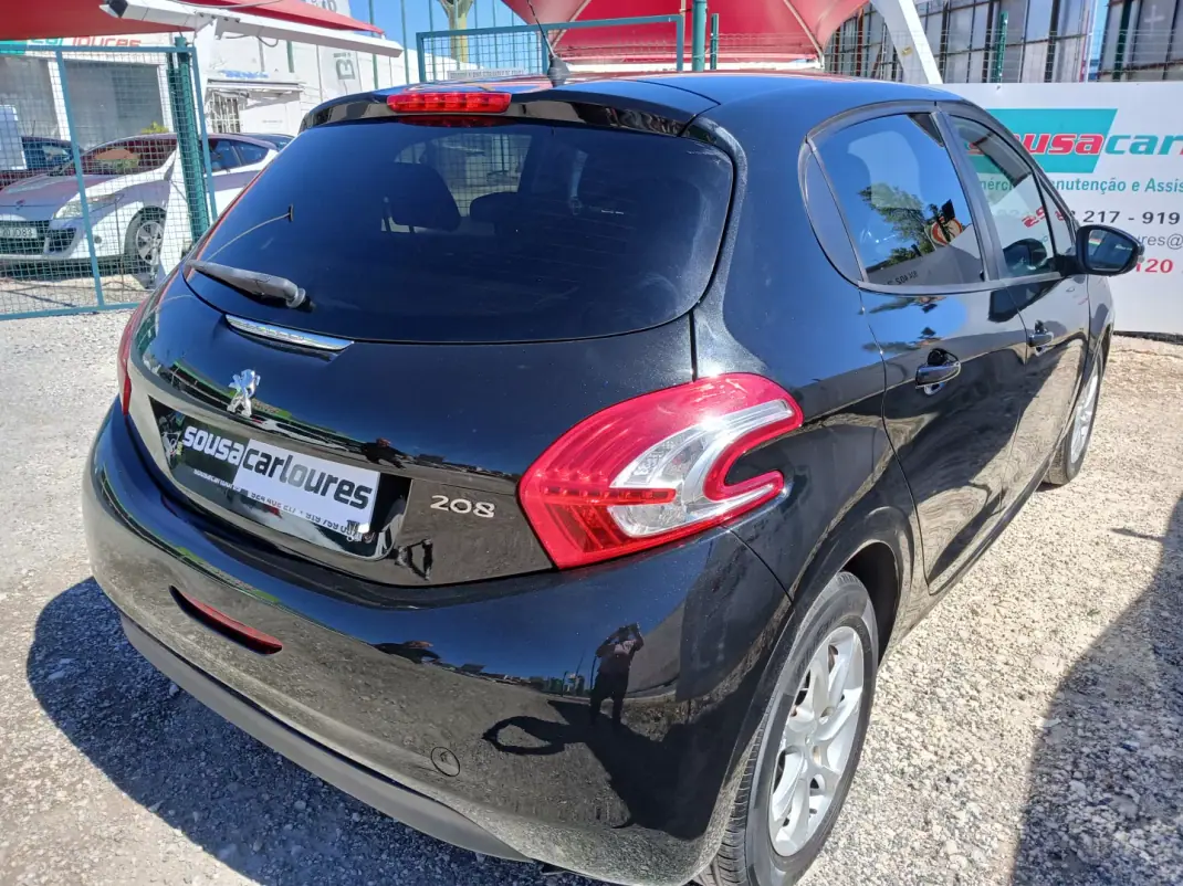 Peugeot 208 2014 - 7750 EUR, 84840 km - 84840km - foto 9 de 25