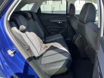 Peugeot 3008 2018 - 14900 EUR, 200000 km - AUTO.MOTO.pt - 200000km - foto 54 de 63
