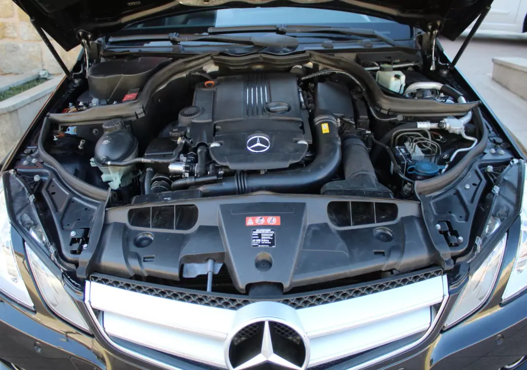 Mercedes-Benz E 250 2010 - 14990 EUR, 225000 km - 225000km - foto 18 de 31