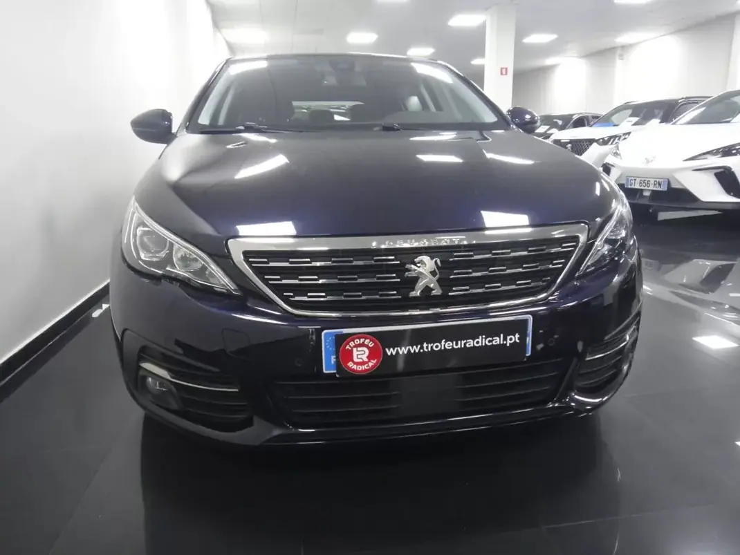 Peugeot 308 2019 - 14900 EUR, 50000 km - AUTO.MOTO.pt - 50000km - foto 25 de 51