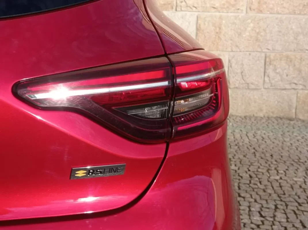 Renault Clio 2022 - 18890 EUR, 34670 km - AUTO.MOTO.pt - 34670km - foto 6 de 25