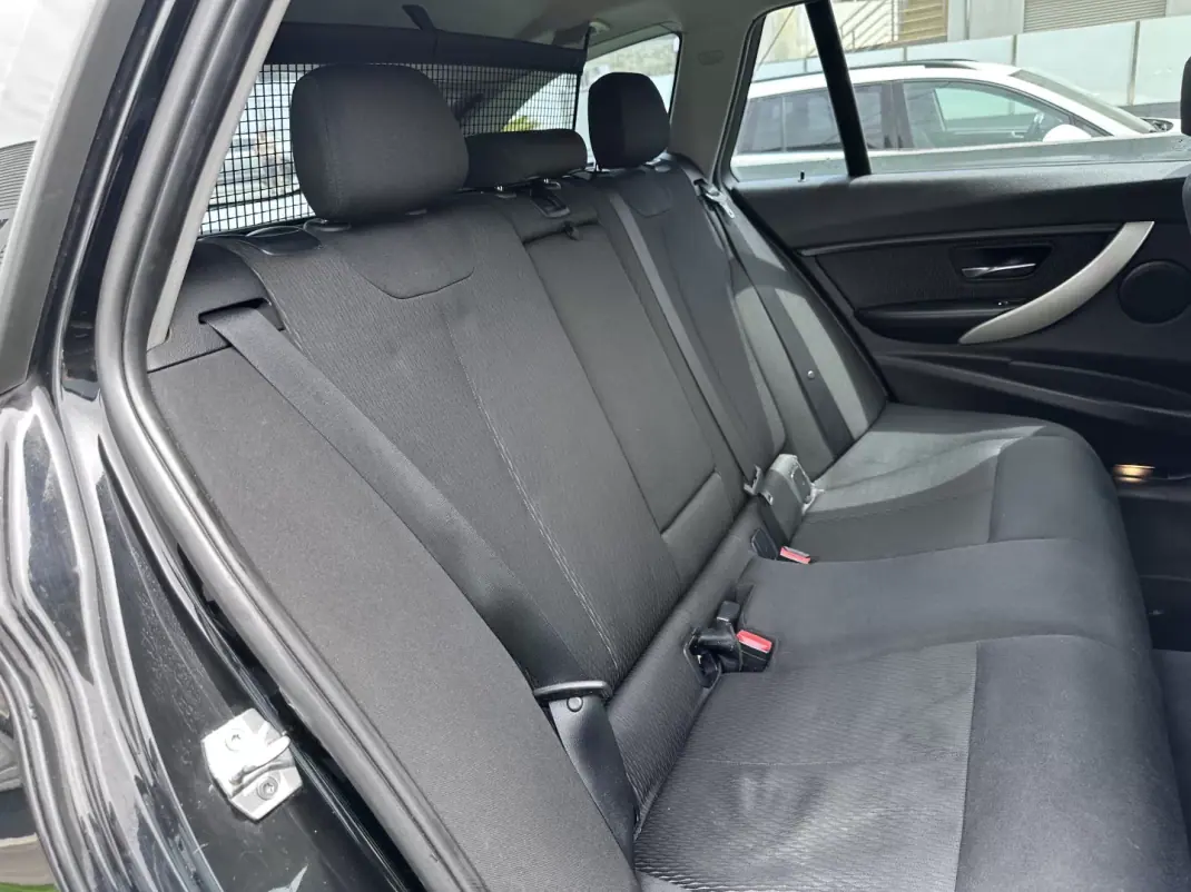BMW 316 2015 - 13900 EUR, 260000 km - AUTO.MOTO.pt - 260000km - foto 42 de 45
