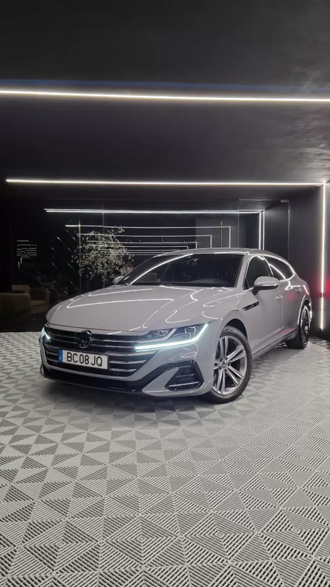 Volkswagen Arteon Shooting Brake 2023 - 30750 EUR, 134000 km - AUTO.MOTO.pt - 134000km - foto 8 de 27