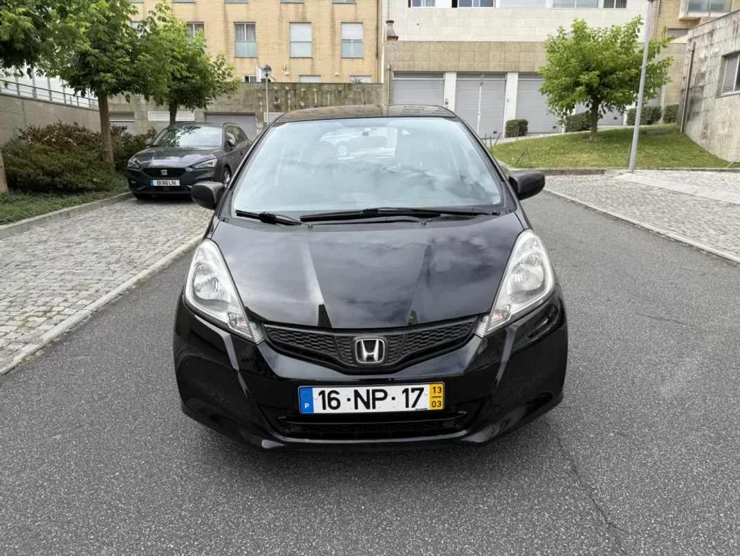 Honda Jazz 2013 - 8950 EUR, 139000 km - AUTO.MOTO.pt - 139000km - foto 1 de 15