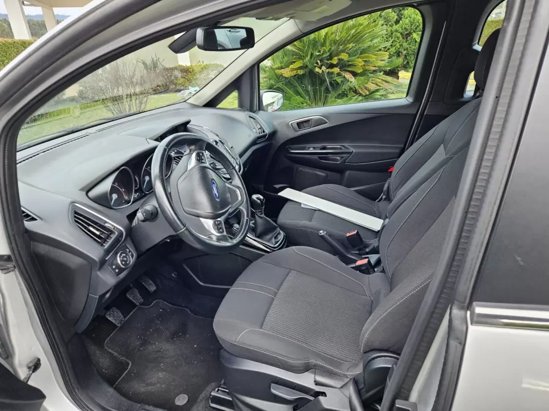 Ford B-Max 2013 - 5900 EUR, 183735 km - AUTO.MOTO.pt - 183735km - foto 6 de 8