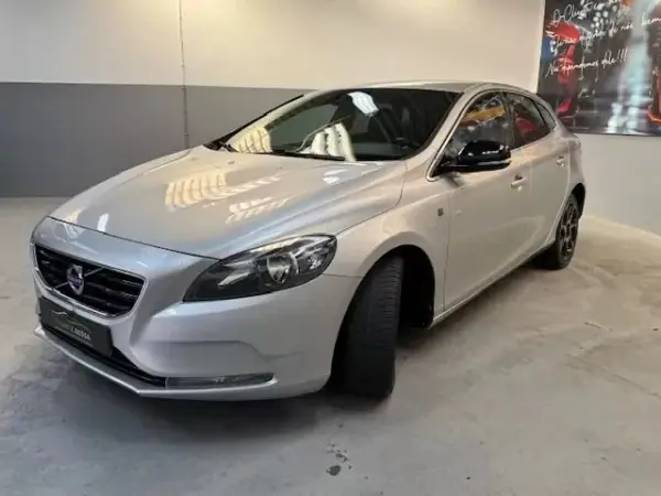 Volvo V40 2015 - 12990 EUR, 188000 km - AUTO.MOTO.pt - 188000km - foto 2 de 12