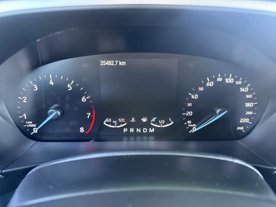 Ford Focus 2019 - 16900 EUR, 25404 km - AUTO.MOTO.pt - 25404km - foto 8 de 16