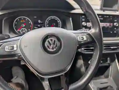 Volkswagen Polo 2020 - 18000 EUR, 98000 km - AUTO.MOTO.pt - 98000km - foto 10 de 11
