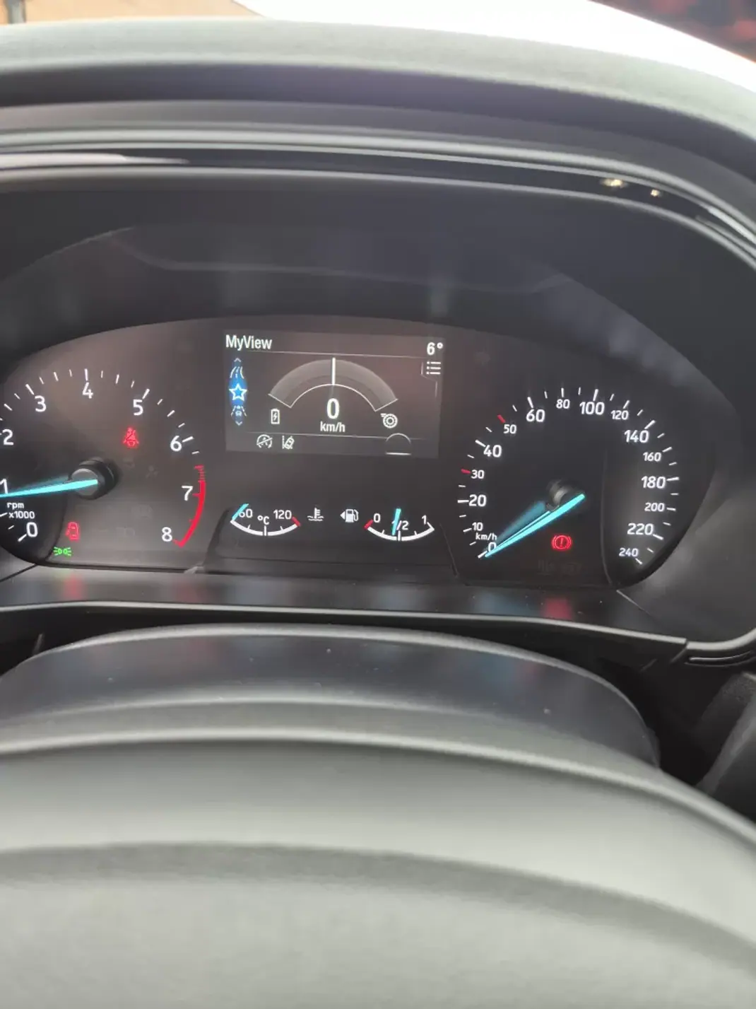 Ford Focus SW 2022 - 17450 EUR, 57000 km - AUTO.MOTO.pt - 57000km - foto 13 de 28