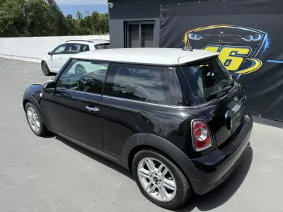 MINI Cooper 2012 - 9750 EUR, 212000 km - AUTO.MOTO.pt - 212000km - foto 7 de 17
