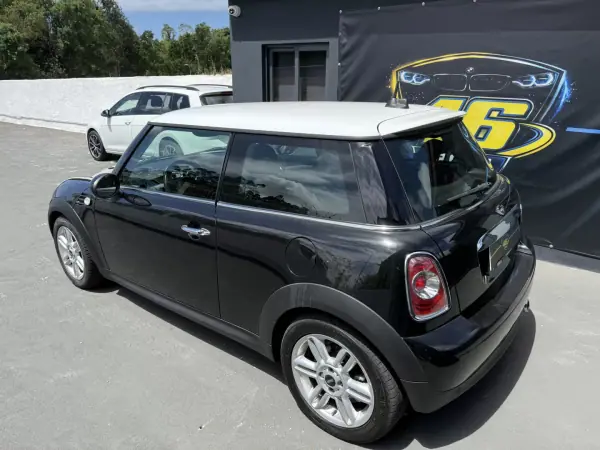 MINI Cooper 2012 - 8750 EUR, 212000 km - AUTO.MOTO.pt - 212000km - foto 7 de 17