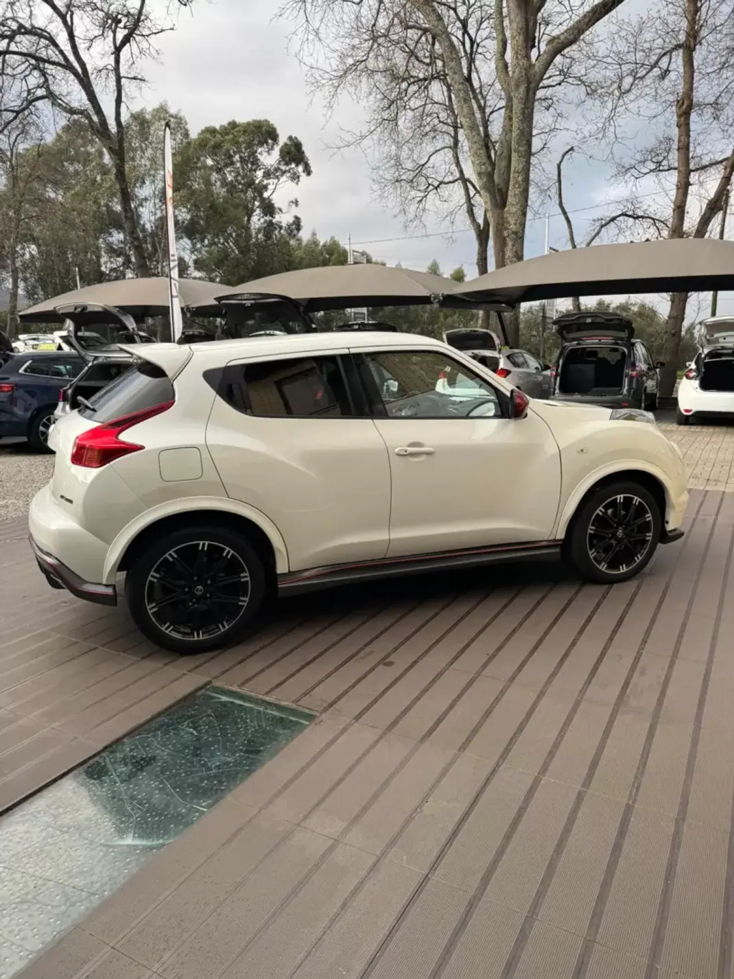 Nissan Juke 2014 - 16700 EUR, 114700 km - AUTO.MOTO.pt - 114700km - foto 2 de 13