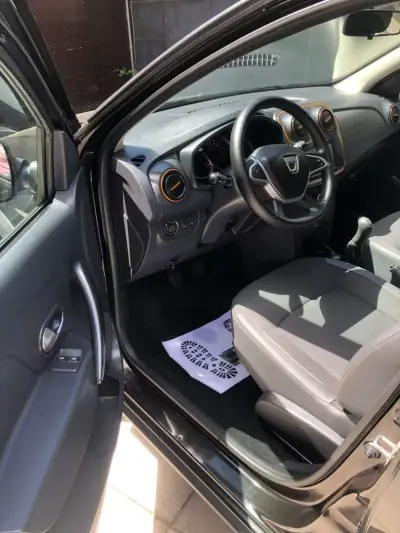 Dacia Sandero 2018 - 9900 EUR, 121000 km - AUTO.MOTO.pt - 121000km - foto 10 de 30