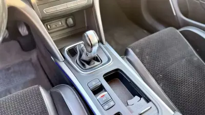 Renault Mégane 2019 - 14999 EUR, 99500 km - AUTO.MOTO.pt - 99500km - foto 18 de 20