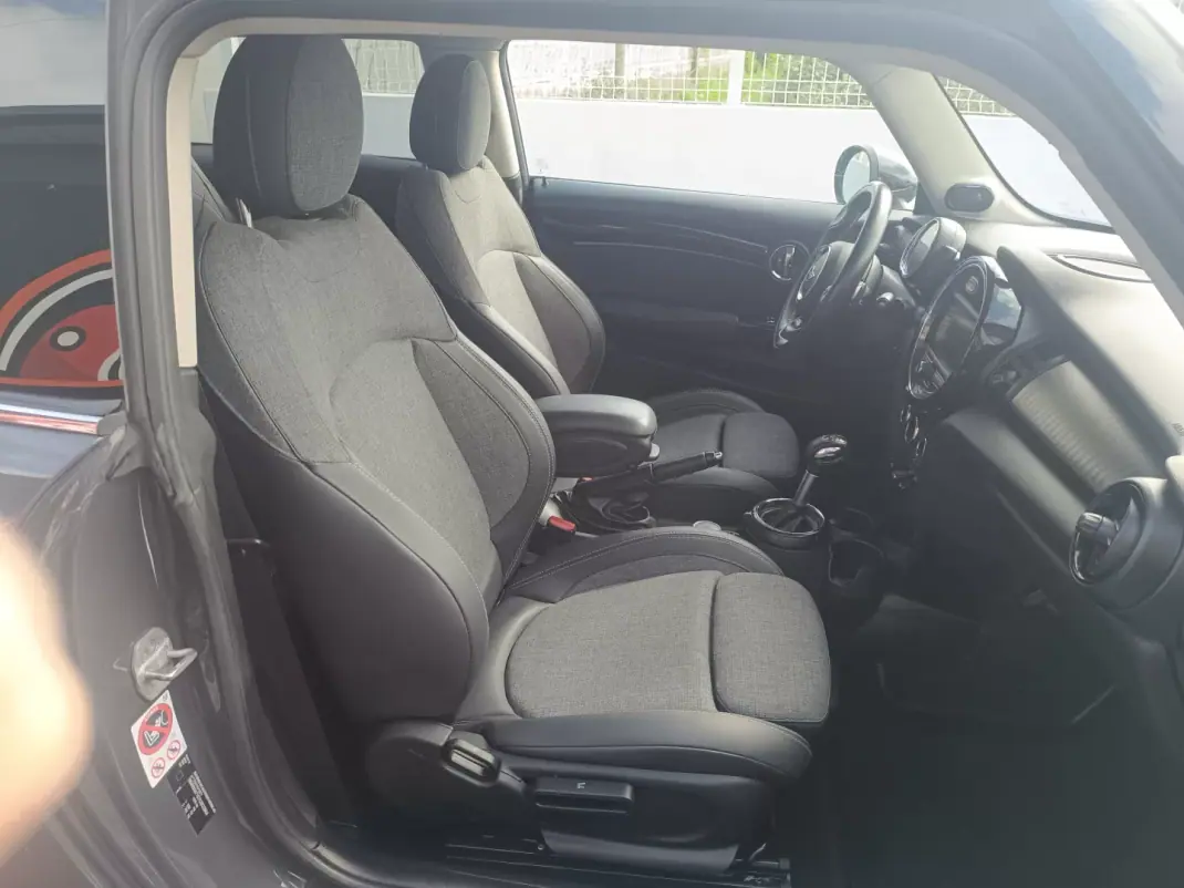 MINI Cooper S 2016 - 16000 EUR, 232000 km - AUTO.MOTO.pt - 232000km - foto 42 de 46