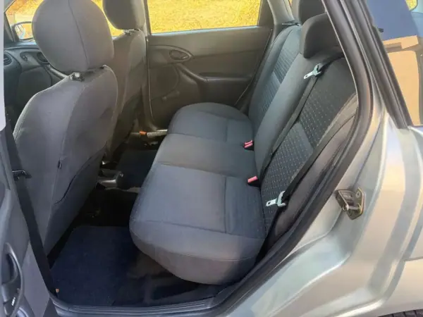 Ford Focus 2004 - 2750 EUR, 155000 km - AUTO.MOTO.pt - 155000km - foto 3 de 24