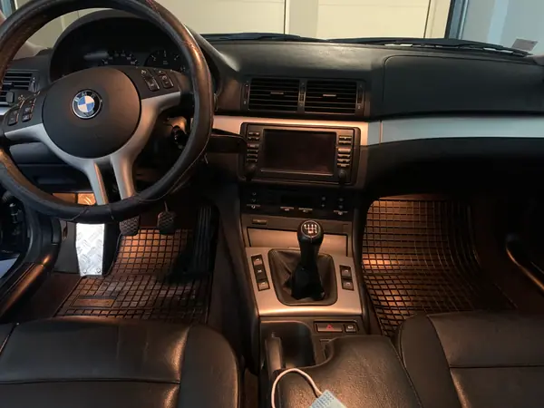 BMW 320 2005 - 6500 EUR, 500000 km - AUTO.MOTO.pt - 500000km - foto 9 de 10
