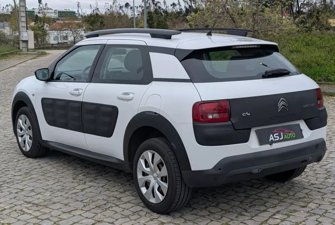 Citroën C4 Cactus 2015 - 8900 EUR, 186378 km - AUTO.MOTO.pt - 186378km - foto 9 de 24
