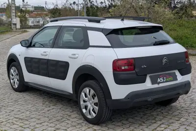 Citroën C4 Cactus 2015 - 8900 EUR, 186378 km - AUTO.MOTO.pt - 186378km - foto 9 de 24