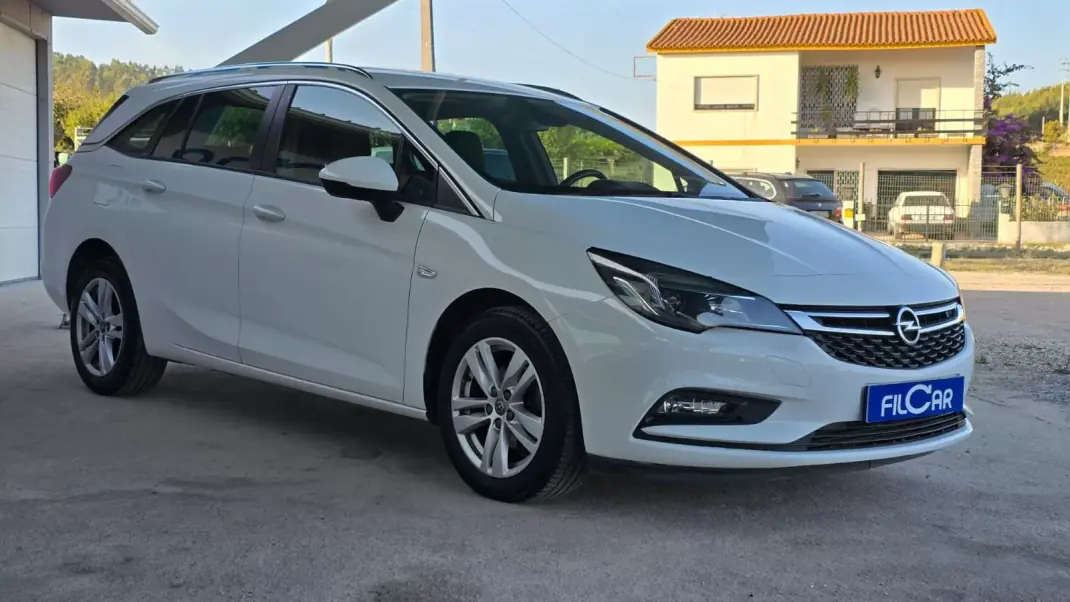 Opel Astra Sports Tourer 2017 - 11800 EUR, 141359 km - 141359km - foto 4 de 21