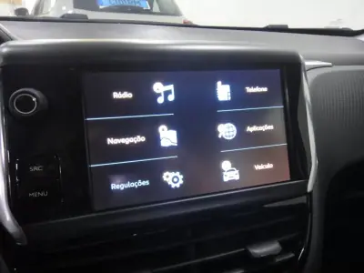 Peugeot 2008 2019 - 10500 EUR, 99000 km - AUTO.MOTO.pt - 99000km - foto 21 de 22