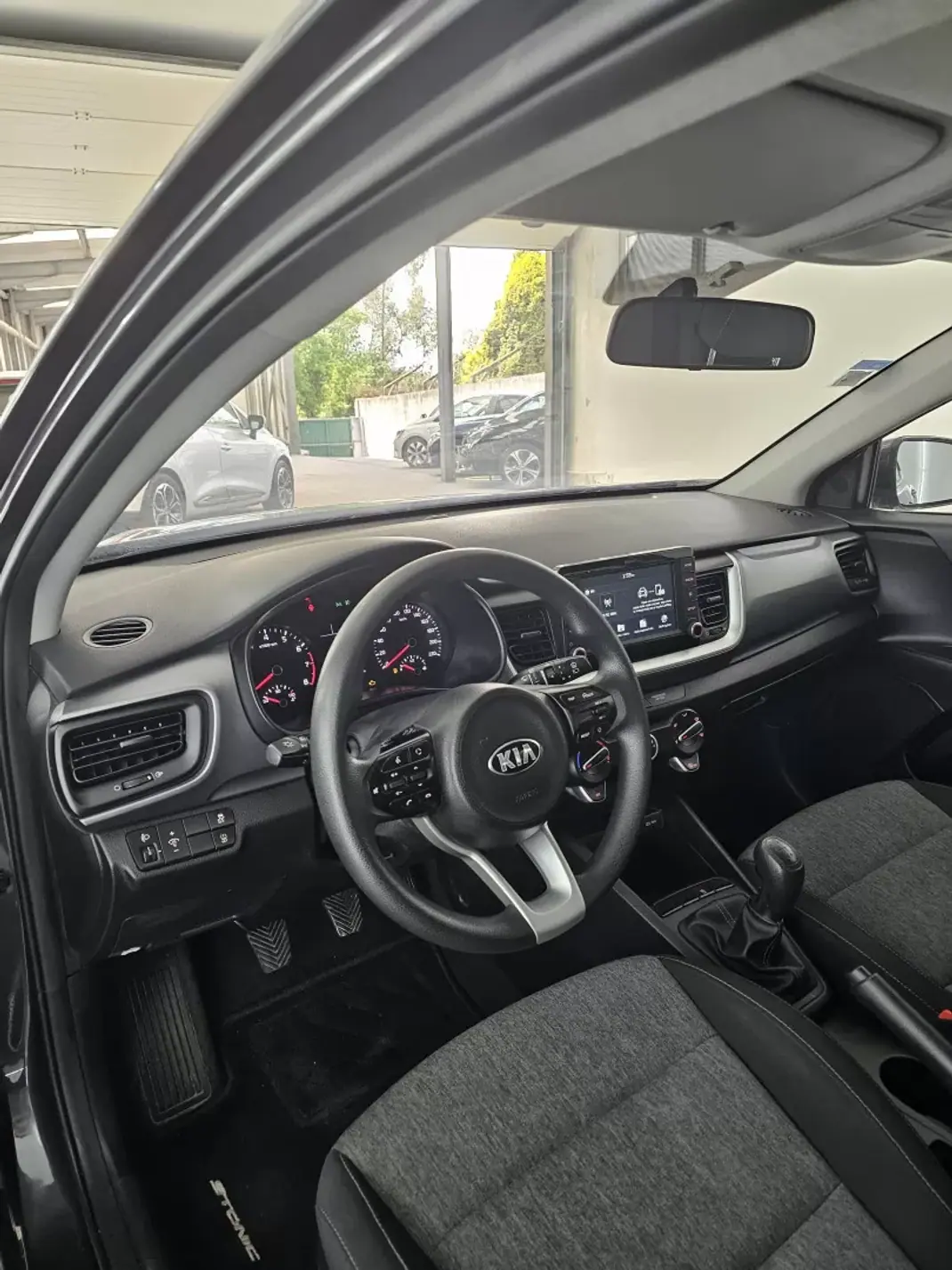 Kia Stonic 2019 - 12500 EUR, 117953 km - AUTO.MOTO.pt - 117953km - foto 13 de 23