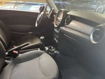 MINI One 2011 - 8500 EUR, 230000 km - AUTO.MOTO.pt - 230000km - foto 27 de 35