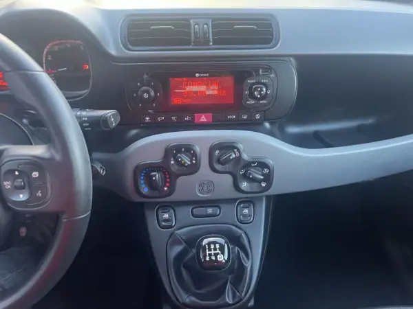 Fiat Panda 2021 - 11490 EUR, 65600 km - AUTO.MOTO.pt - 65600km - foto 11 de 15