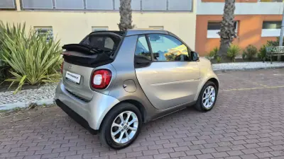 Smart Fortwo Cabrio 2017 - 12480 EUR, 84000 km - AUTO.MOTO.pt - 84000km - foto 13 de 17