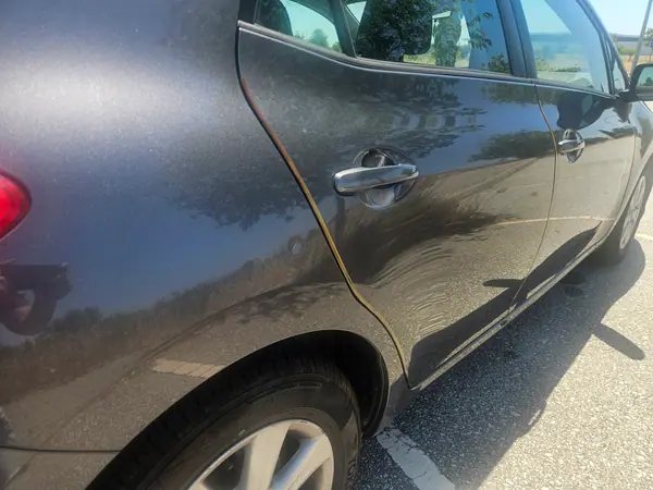 Toyota Auris 2012 - 9000 EUR, 130000 km - AUTO.MOTO.pt - 130000km - foto 4 de 13