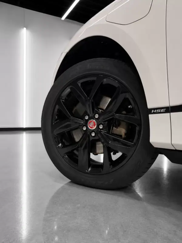 Jaguar I-Pace 2020 - 30900 EUR, 120000 km - AUTO.MOTO.pt - 120000km - foto 8 de 10