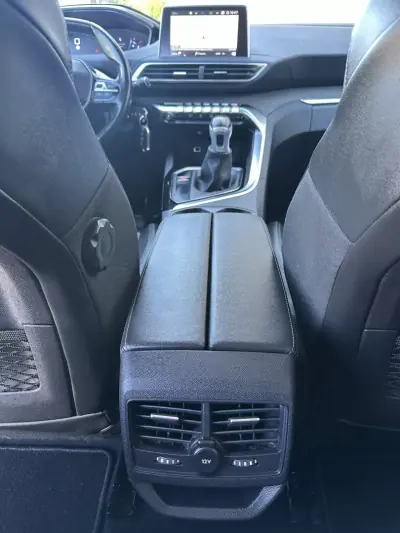 Peugeot 3008 2018 - 14900 EUR, 240000 km - 240000km - foto 56 de 62