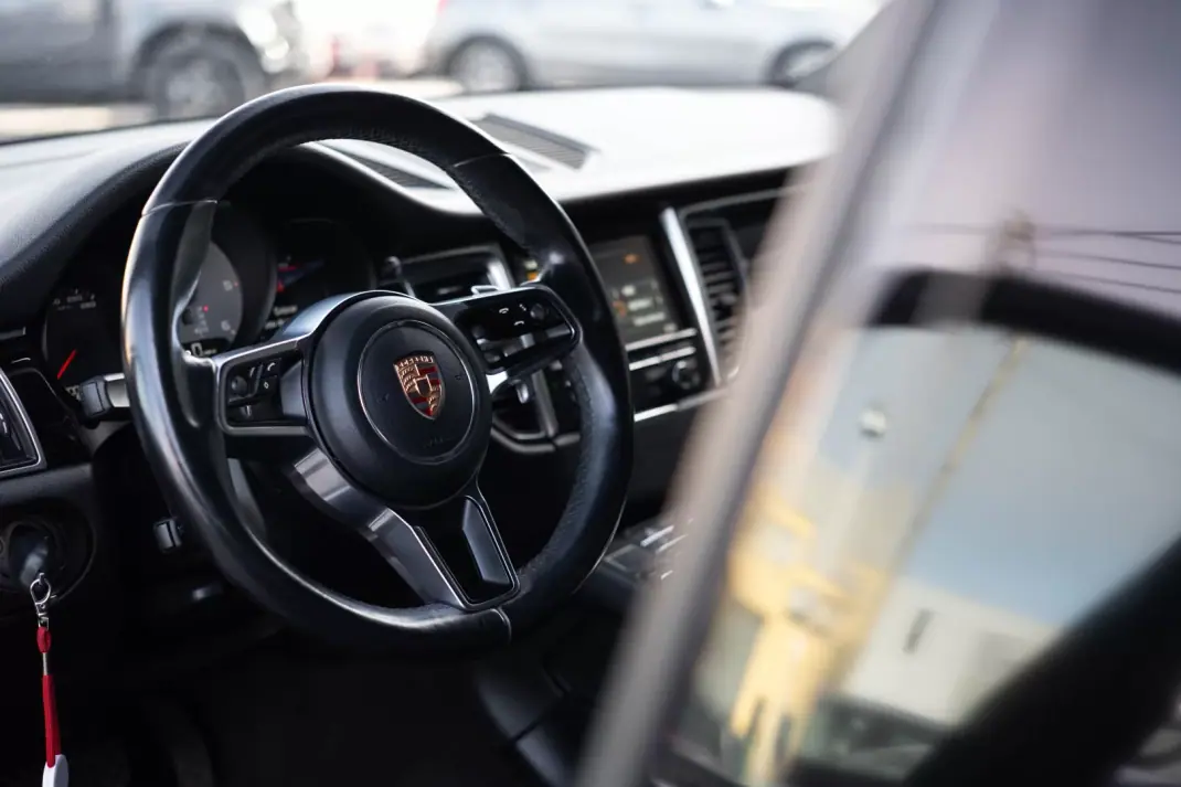 Porsche Macan 2014 - 35600 EUR, 199000 km - AUTO.MOTO.pt - 199000km - foto 28 de 47