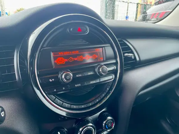 MINI Cooper 2014 - 11950 EUR, 153852 km - AUTO.MOTO.pt - 153852km - foto 15 de 25