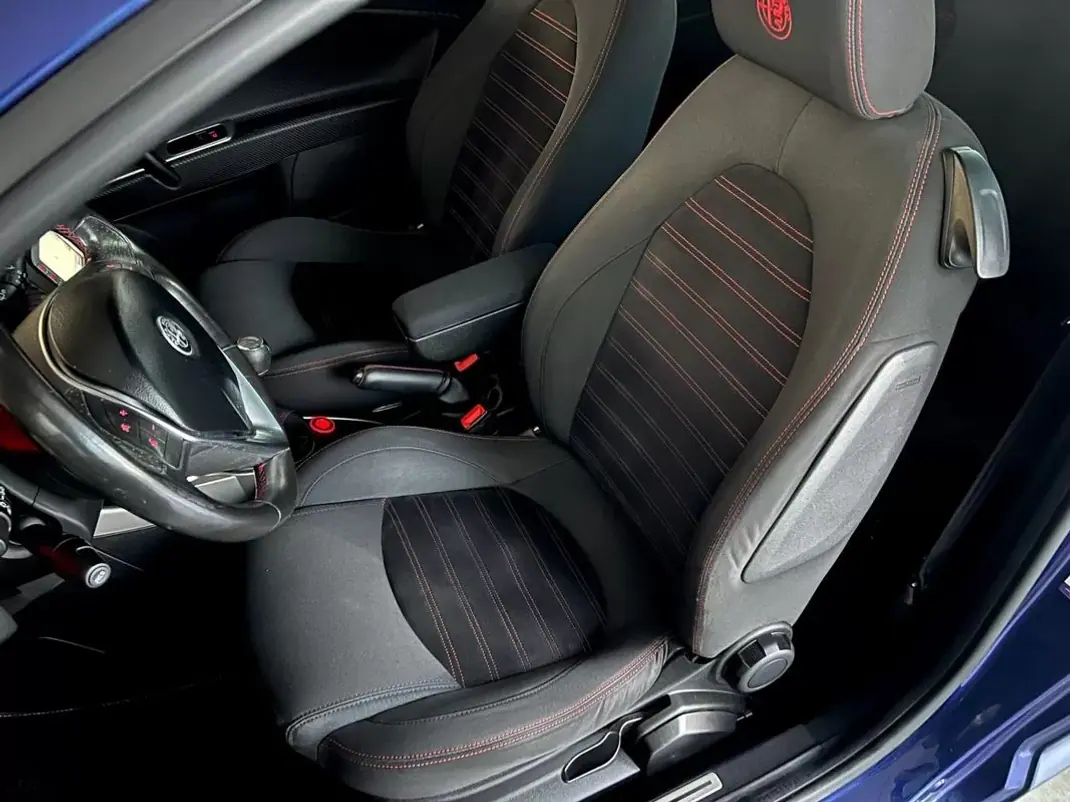 Alfa Romeo MiTo 2016 - 9999 EUR, 135500 km - AUTO.MOTO.pt - 135500km - foto 52 de 60