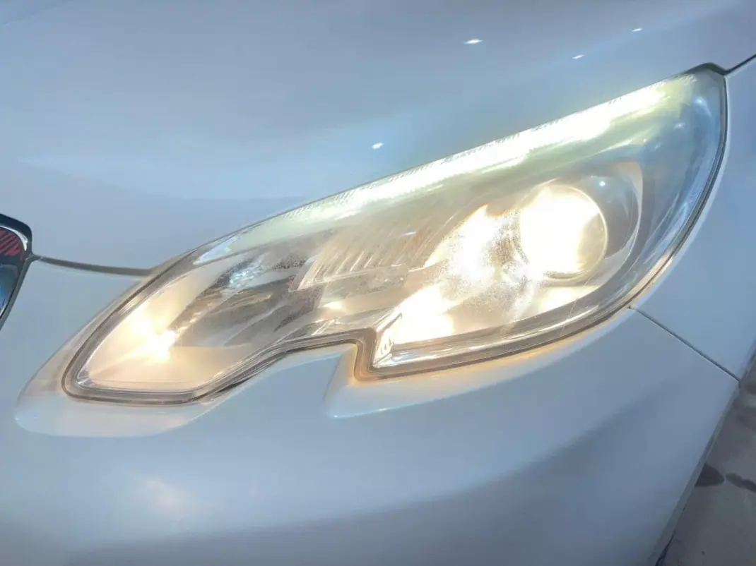 Peugeot 2008 2015 - 8500 EUR, 166000 km - AUTO.MOTO.pt - 166000km - foto 20 de 44