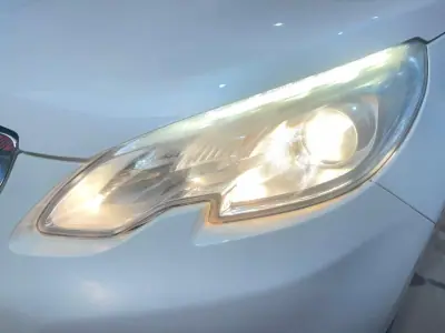 Peugeot 2008 2015 - 8500 EUR, 166000 km - AUTO.MOTO.pt - 166000km - foto 20 de 44