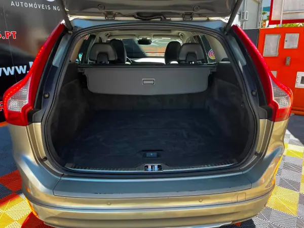 Volvo XC 60 2015 - 17900 EUR, 235971 km - 235971km - foto 22 de 23