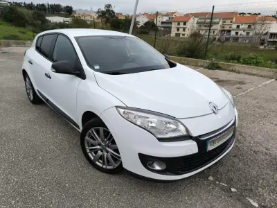 Renault Mégane 1.5 DCI III Hatchback 2013 - 4950 EUR, 317737 km - AUTO.MOTO.pt - 317737km - foto 5 de 50